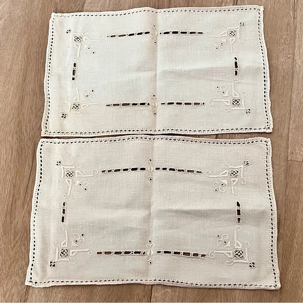 Crochet Embroidered Ivory Linen Placemats Table Cloth Set Of 2 - 10” X 16” Vtg‎